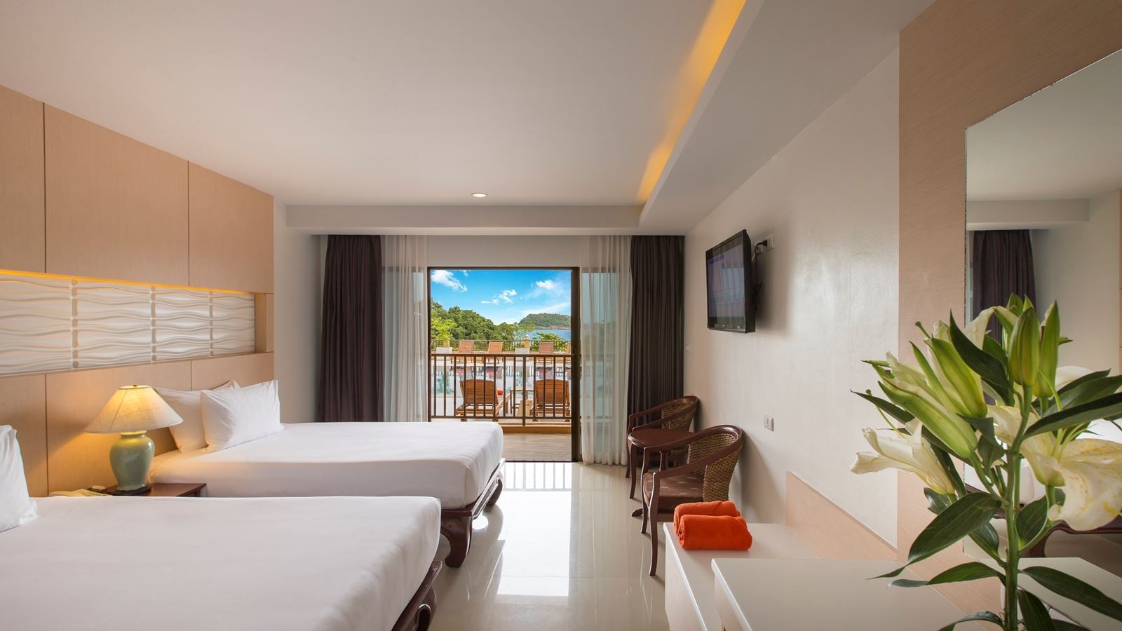 rooms-deluxe-sea-view-child-sharing-bed