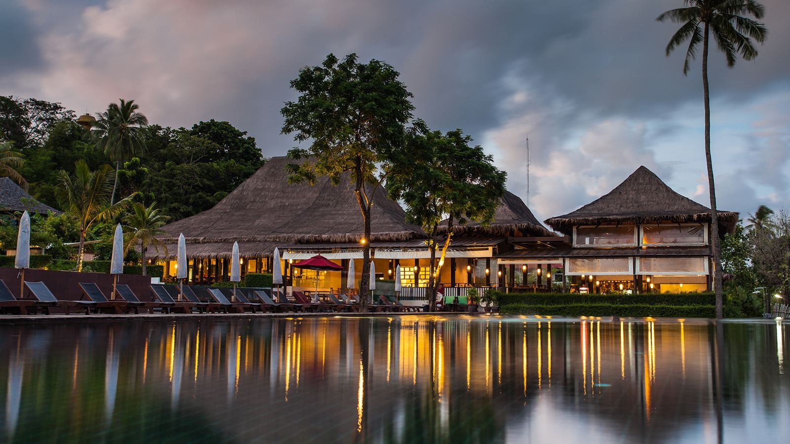 restaurants-the-savoury-restaurant