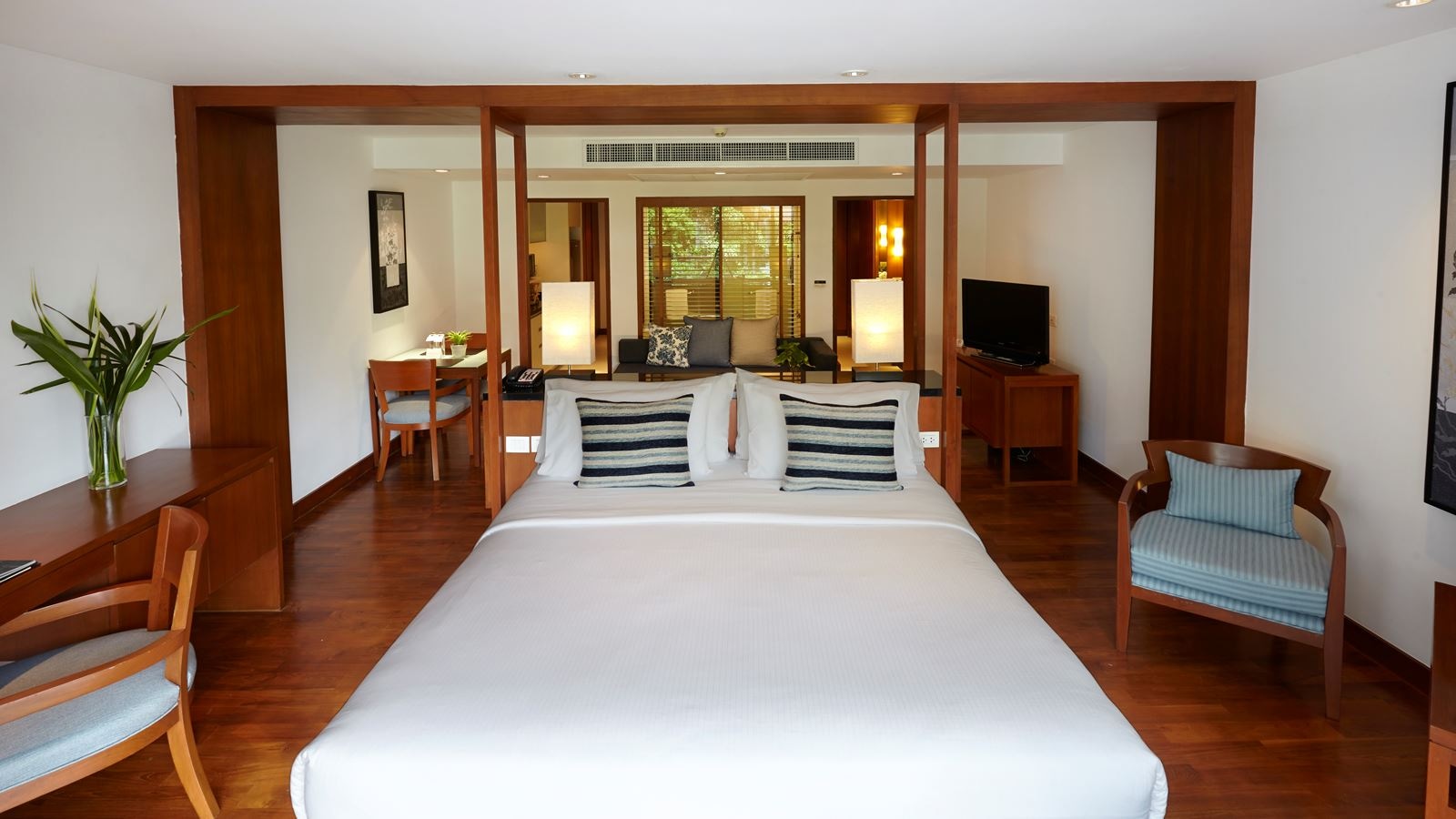 rooms-executive-studio