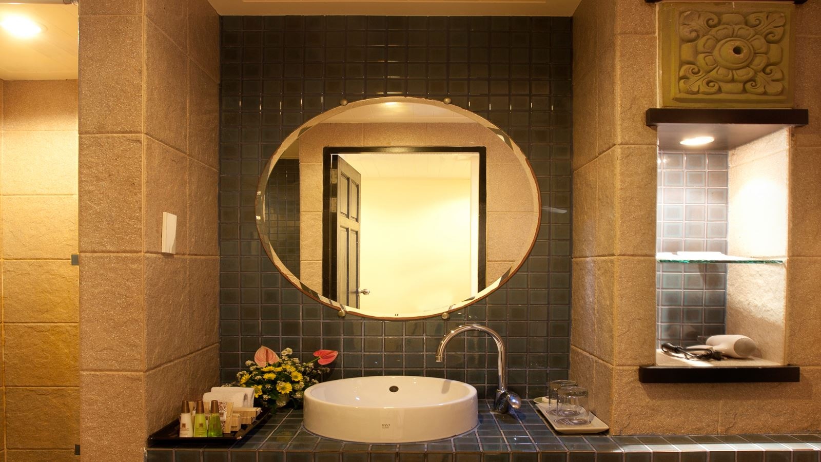 rooms-superior-pool-view