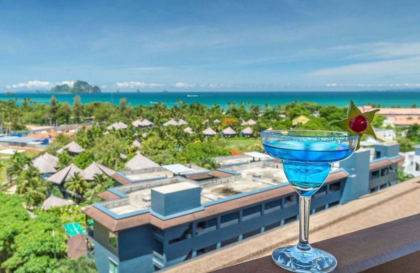 rooms-deluxe-seaview-room