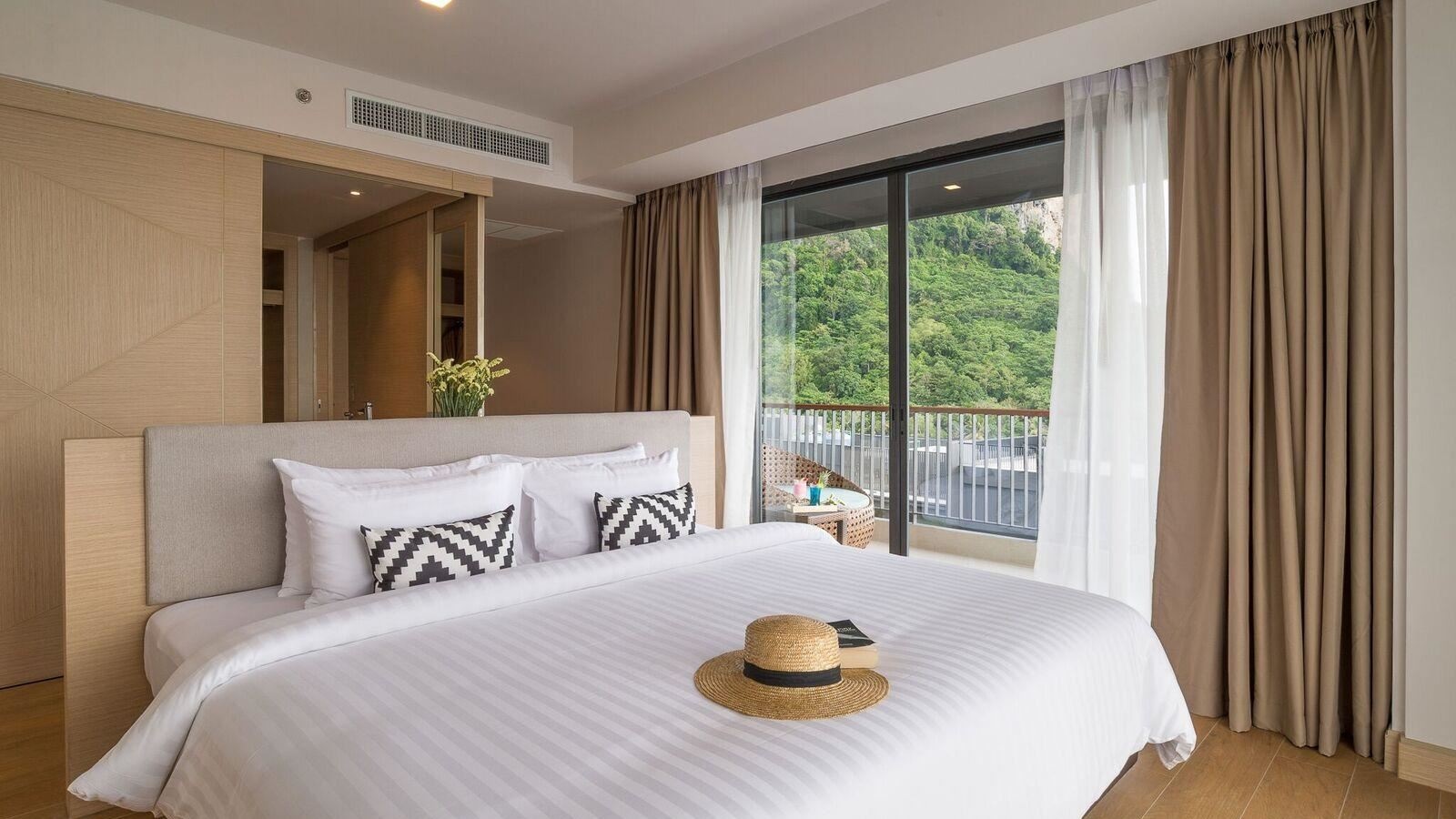 rooms-deluxe-seaview-with-outdoor-bathtub