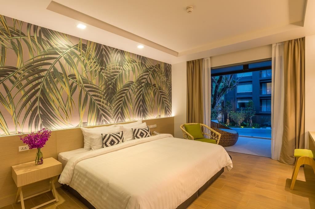 rooms-deluxe-private-outdoor-whirlpool