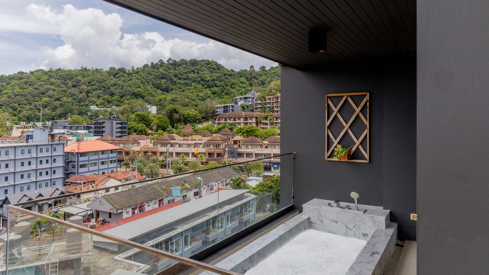 rooms-deluxe-seaview-with-outdoor-bathtub
