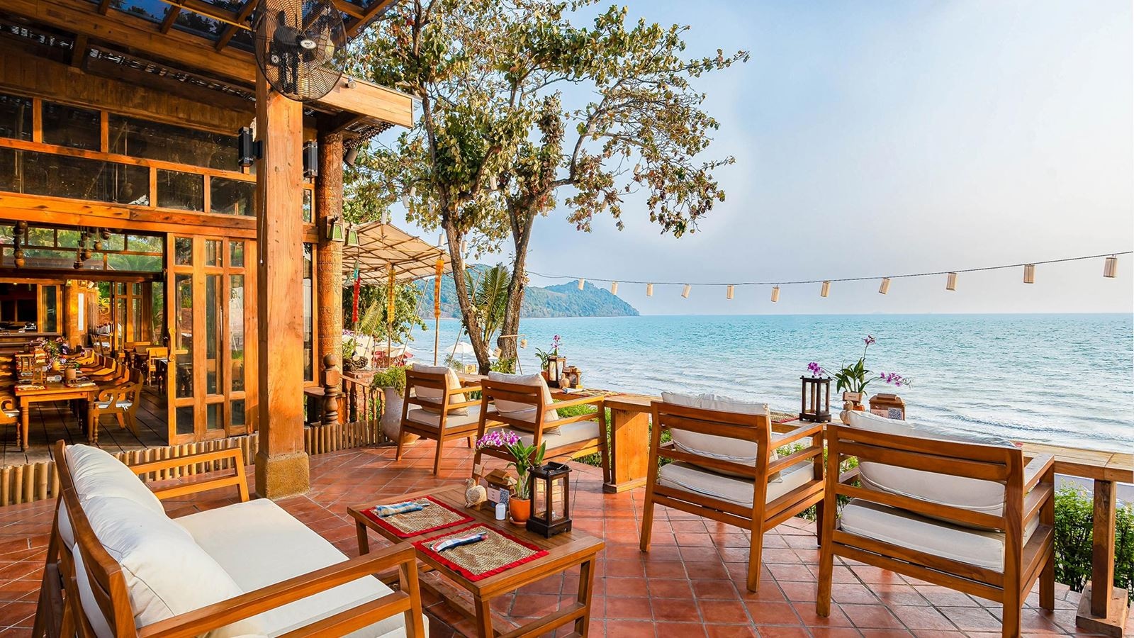 bars-by-the-sea-restaurant-and-bar