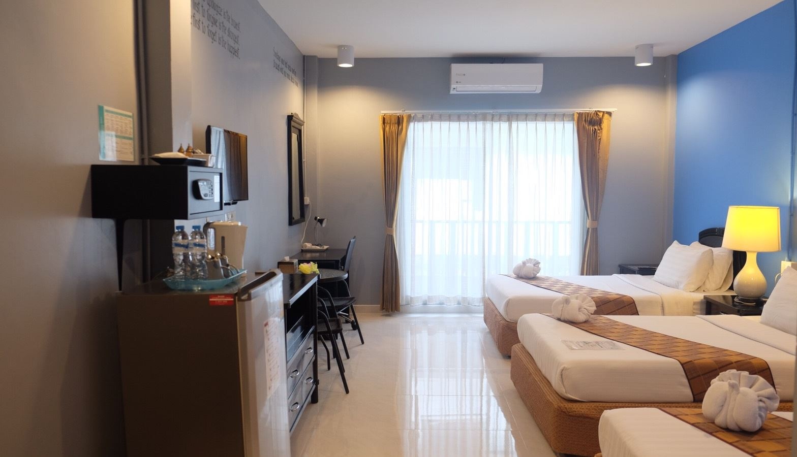 rooms-superior-3-single-bed-room