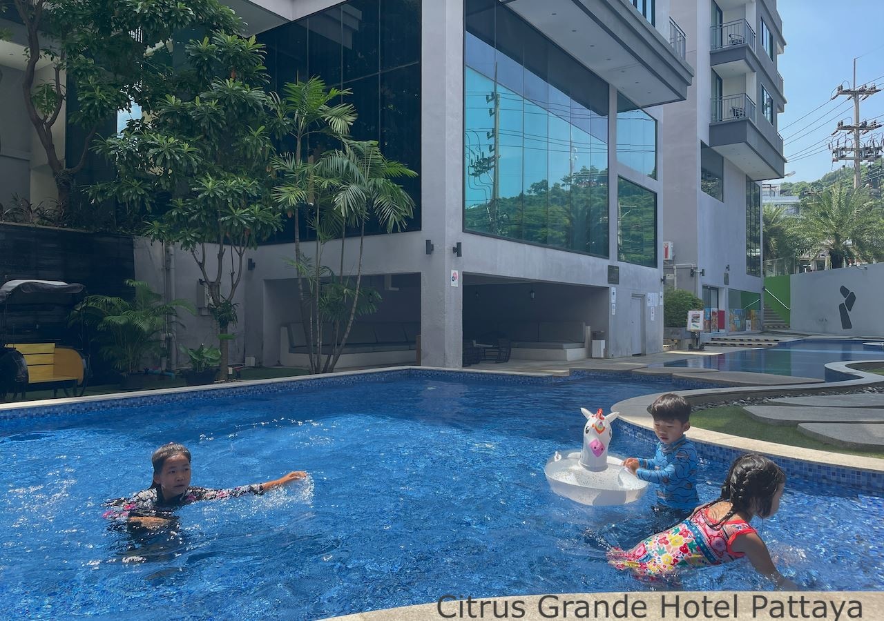 pools-outdoor-childrens-pool