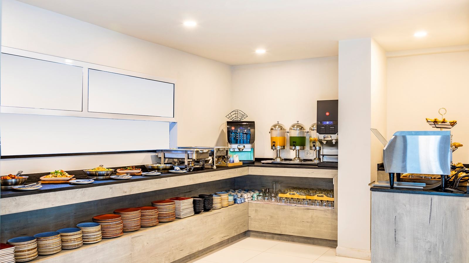 restaurants-the-deli