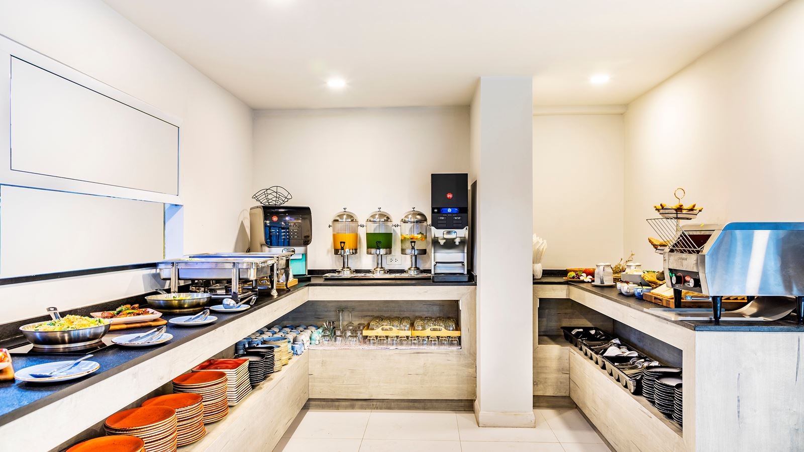 restaurants-the-deli