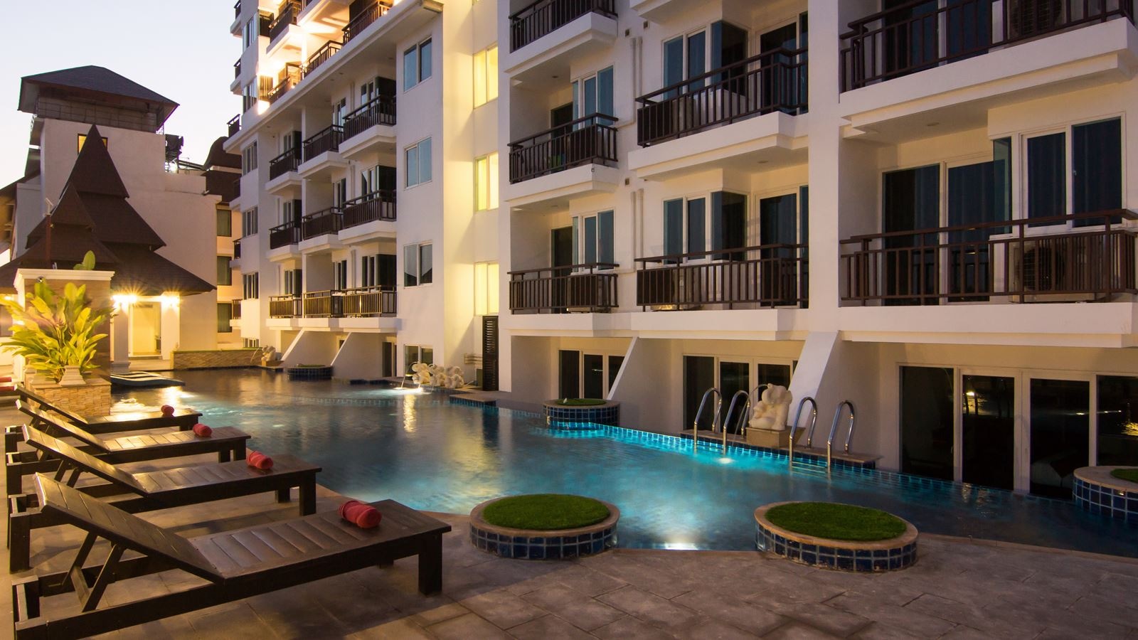 rooms-heritage-superior-pool-access