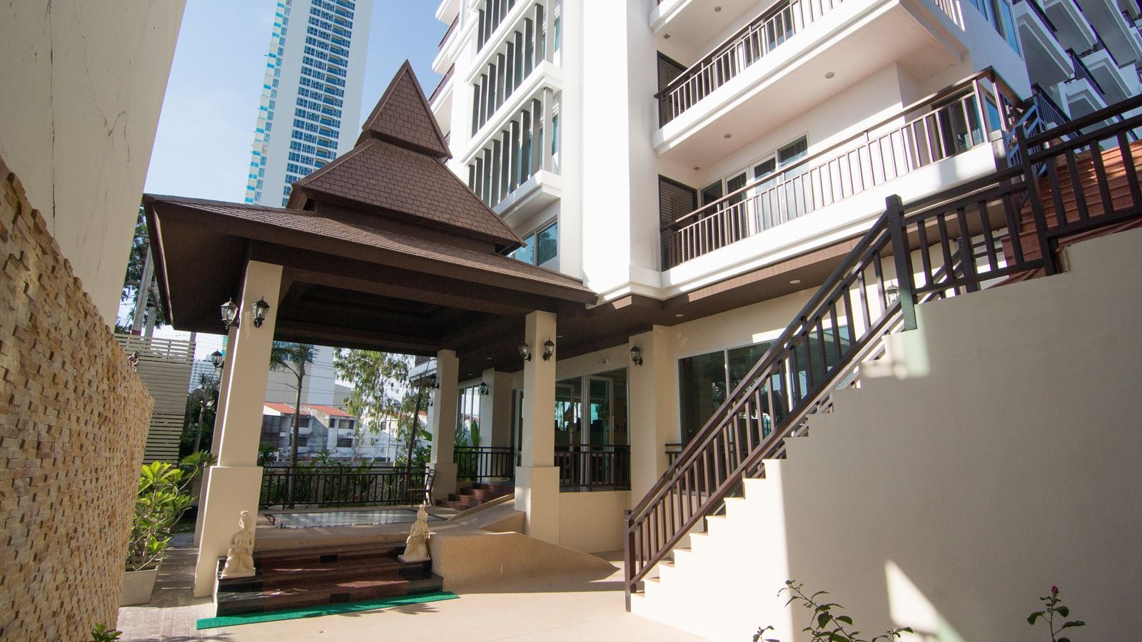 rooms-heritage-superior-pool-access