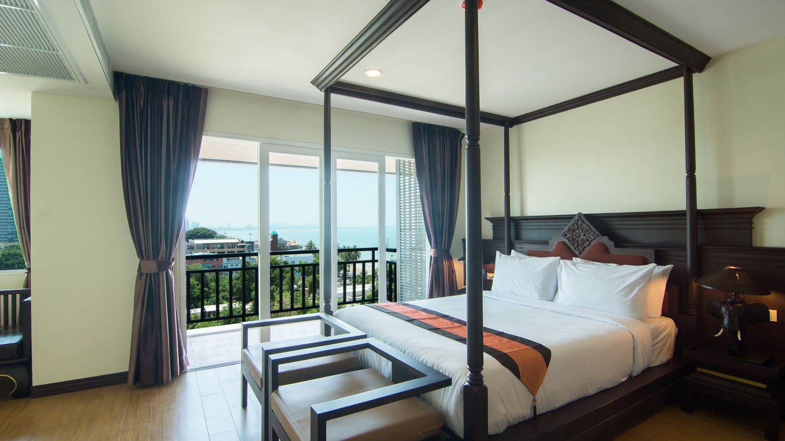 rooms-heritage-luxury-suite