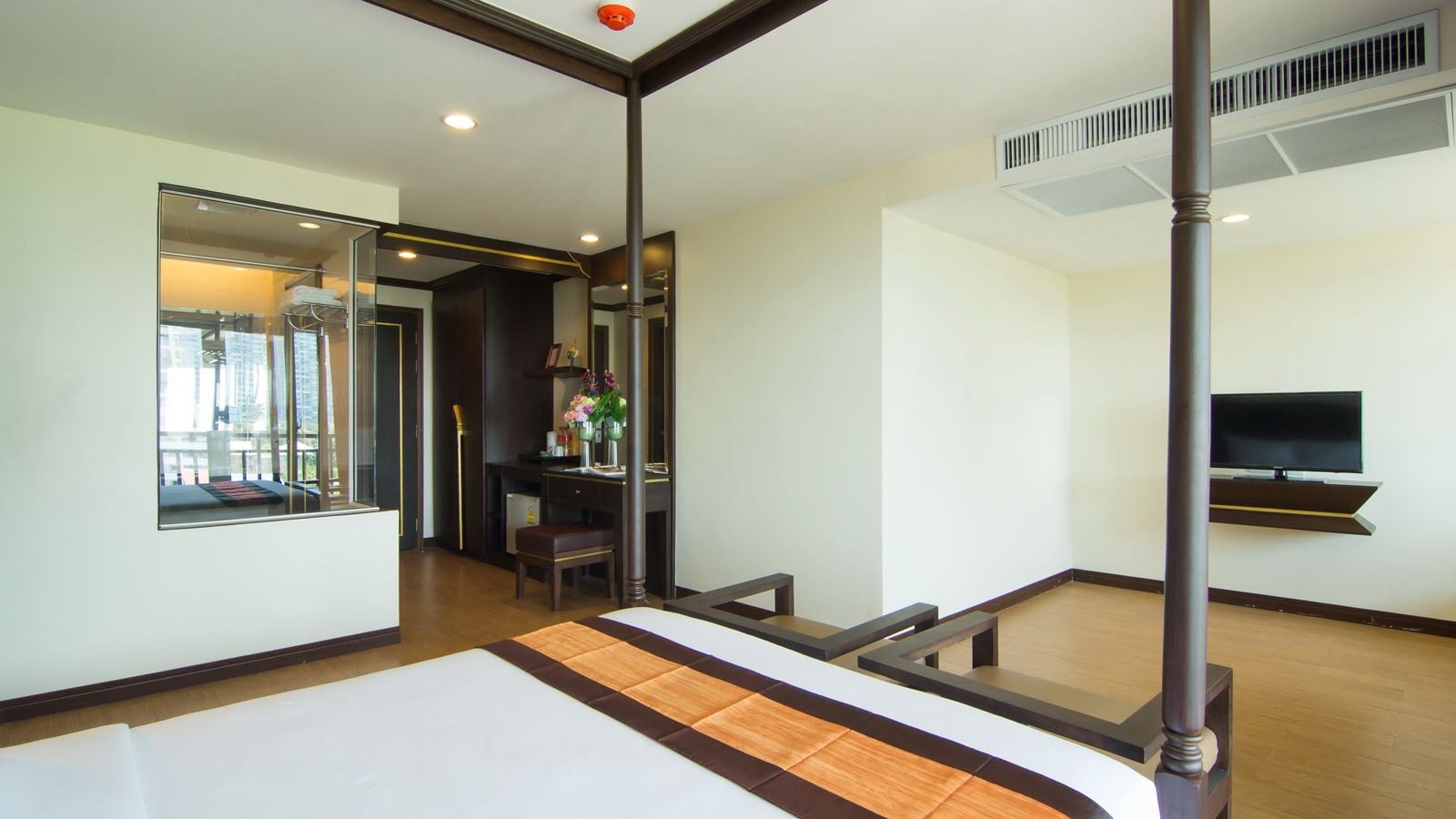 rooms-heritage-luxury-suite