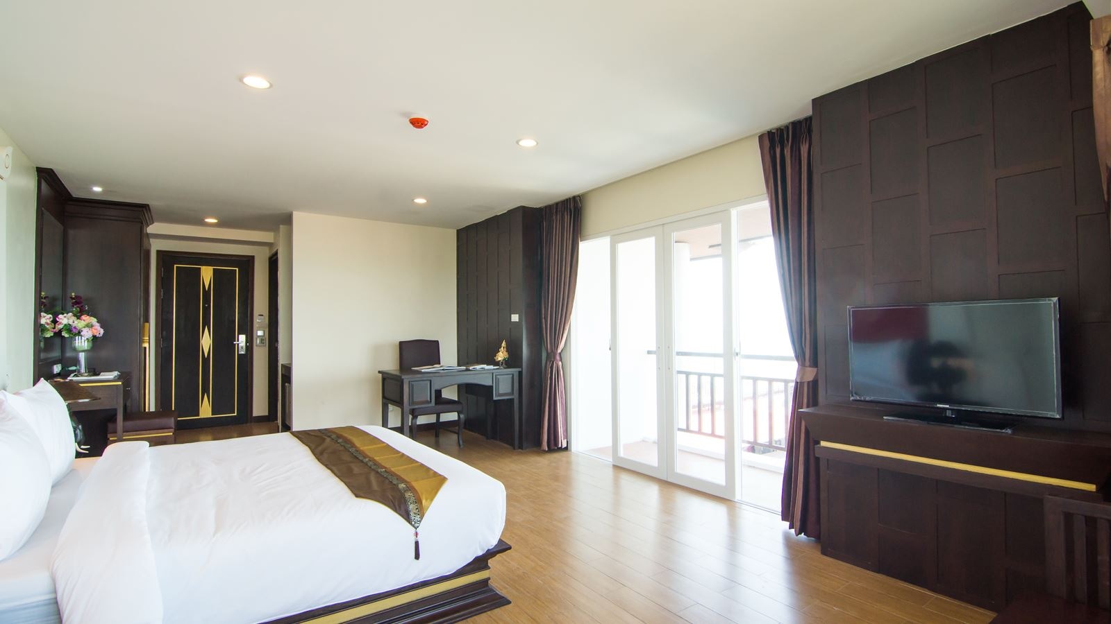 rooms-heritage-front-beach-suite