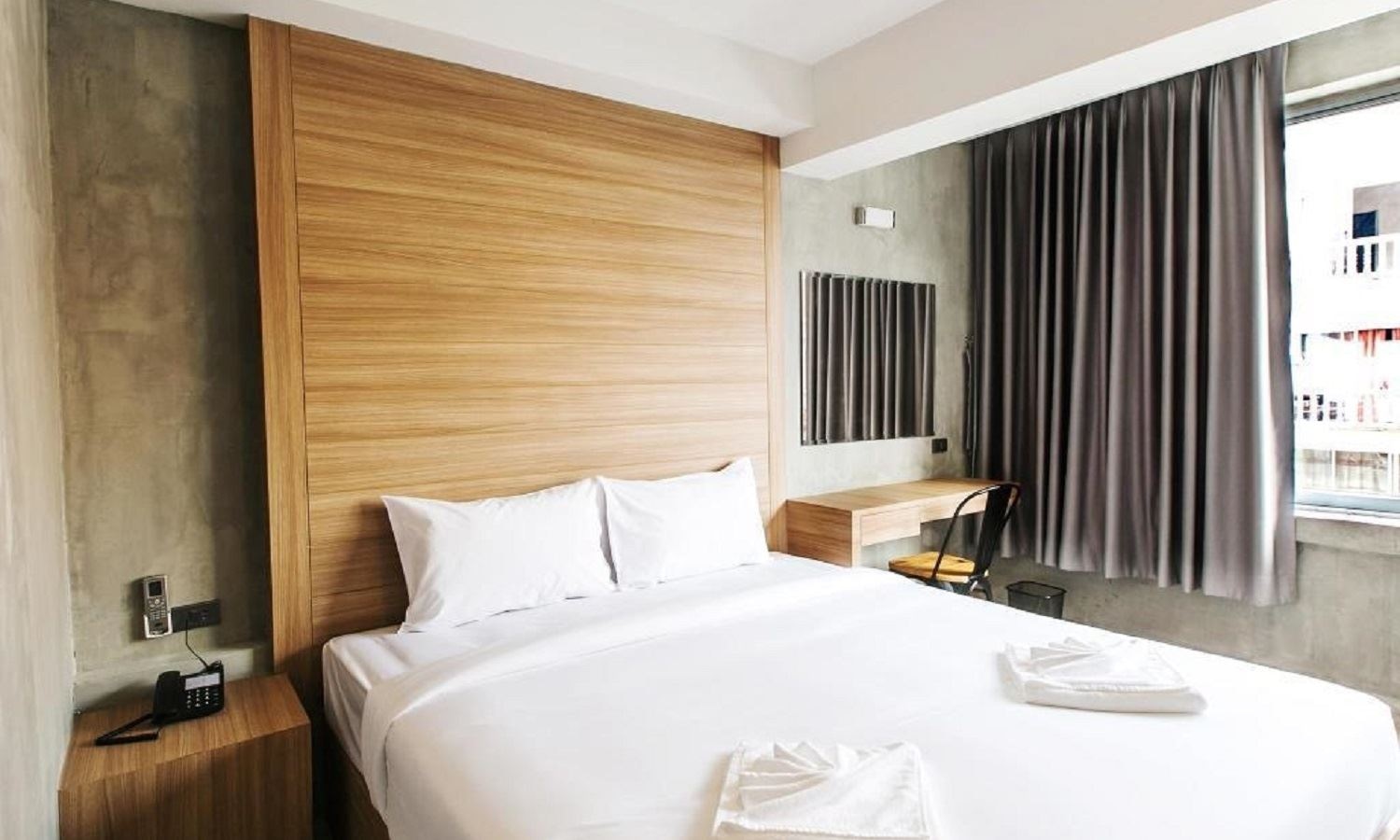 rooms-deluxe-double-room