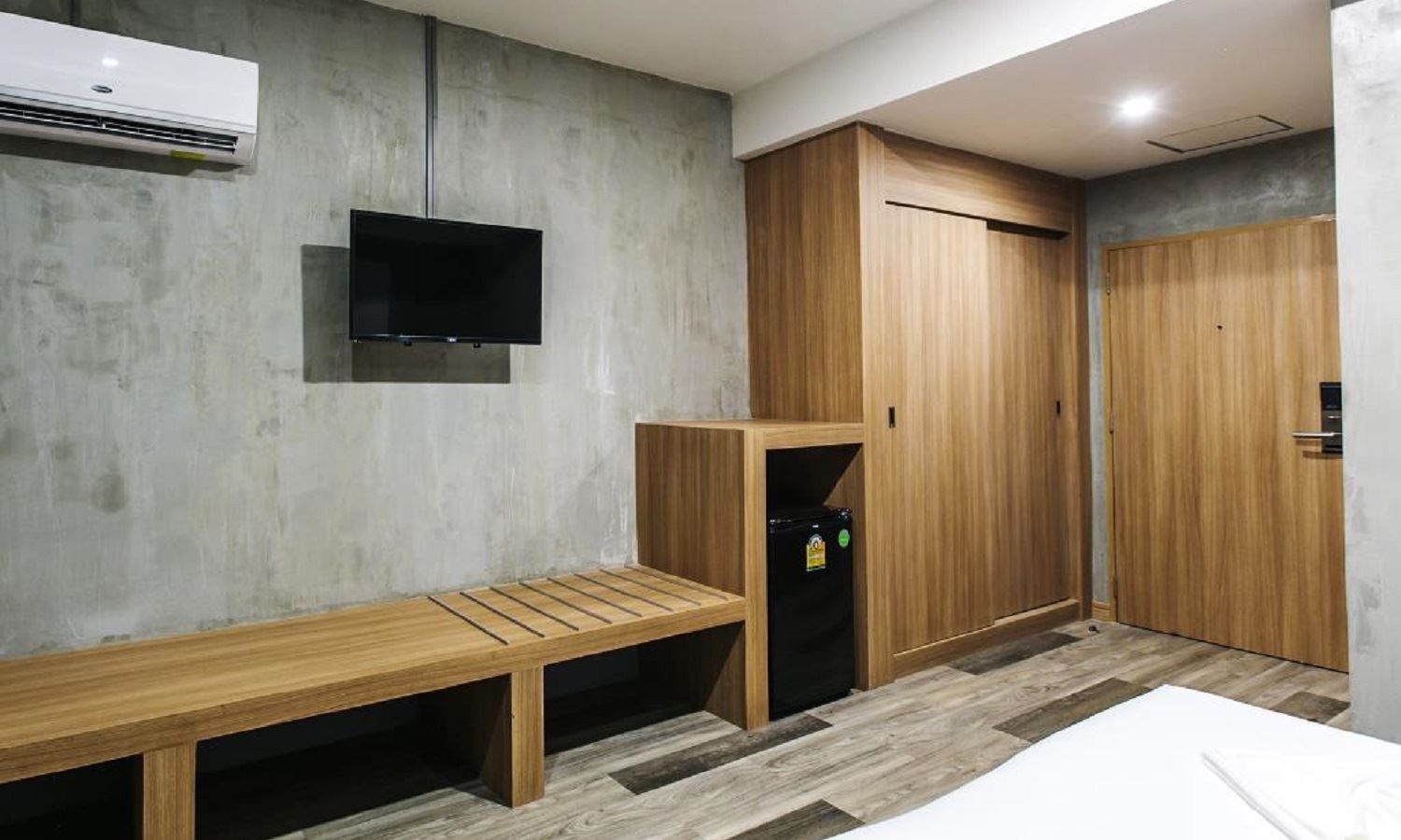 rooms-deluxe-double-room