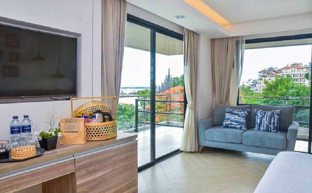 rooms-corner-suite-room