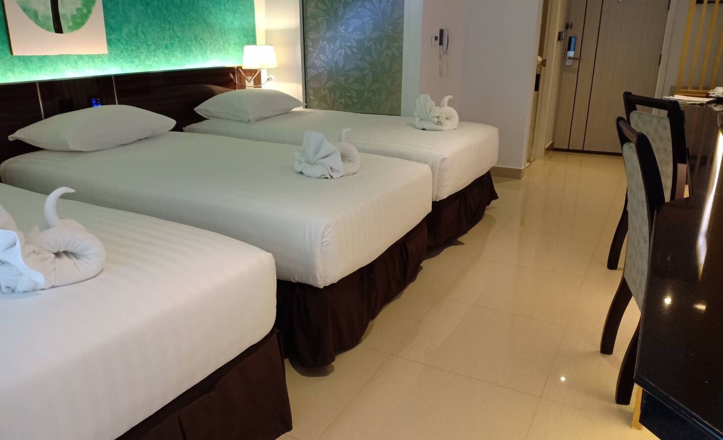 rooms-superior-triple-bed