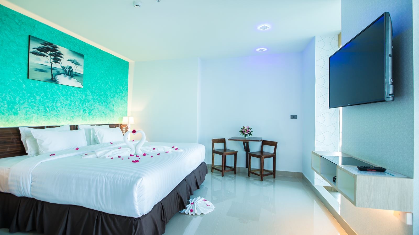 rooms-deluxe-double-bed-or-twin-bed