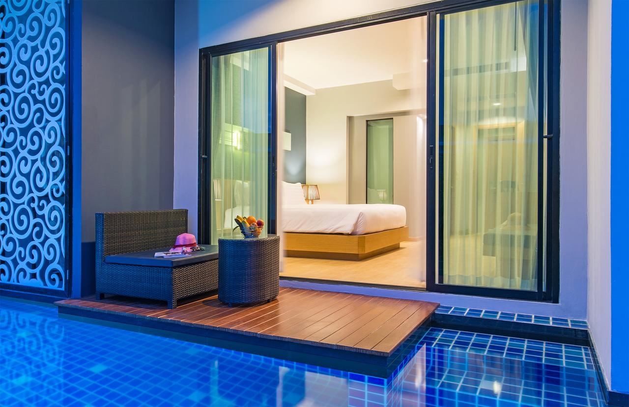 rooms-deluxe-pool-access