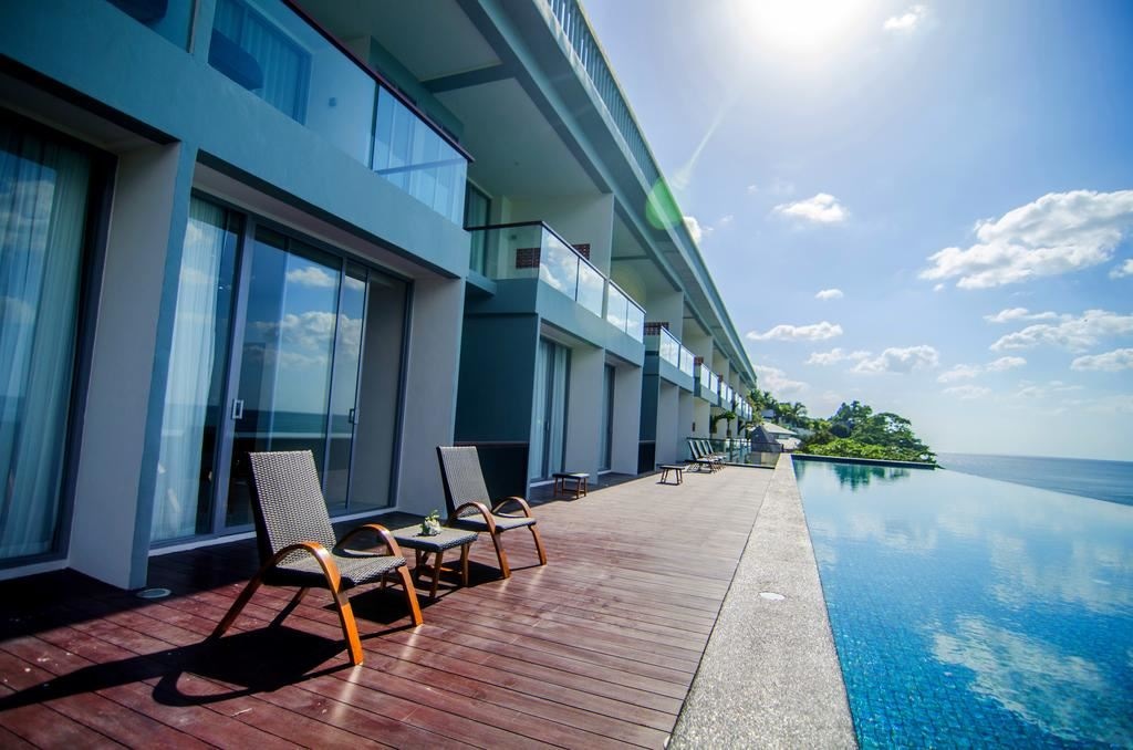 rooms-honeymoon-pool-access-jacuzzi