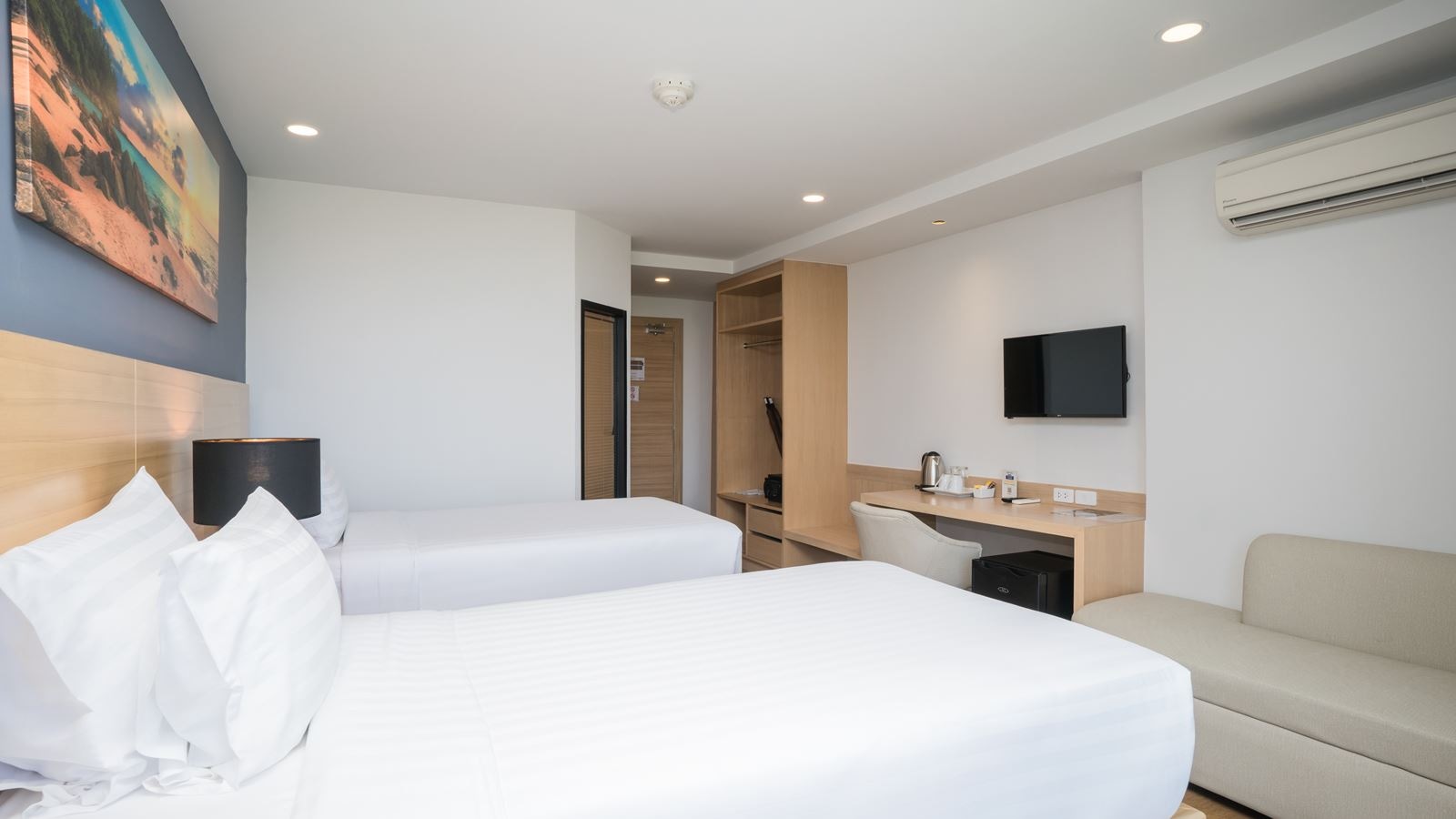 rooms-deluxe-twin-bed