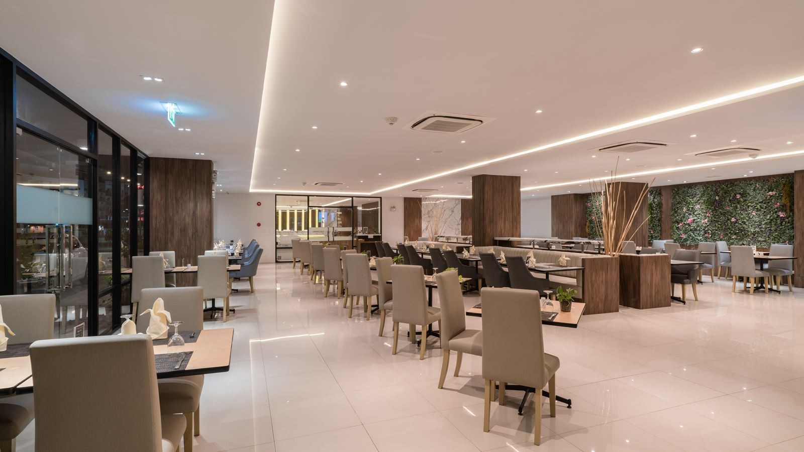 restaurants-the-square-restaurant