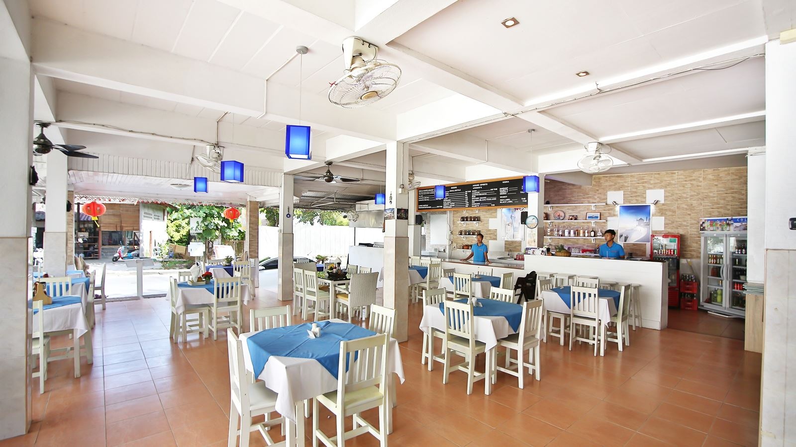 restaurants-lotus-cafe-restaurant