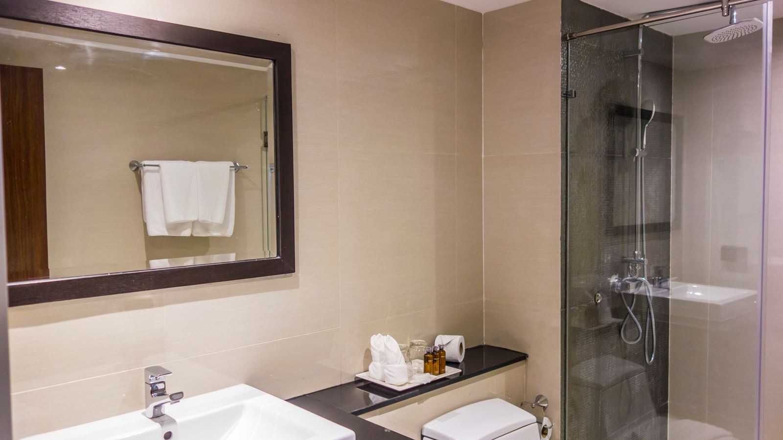 rooms-deluxe-city-view