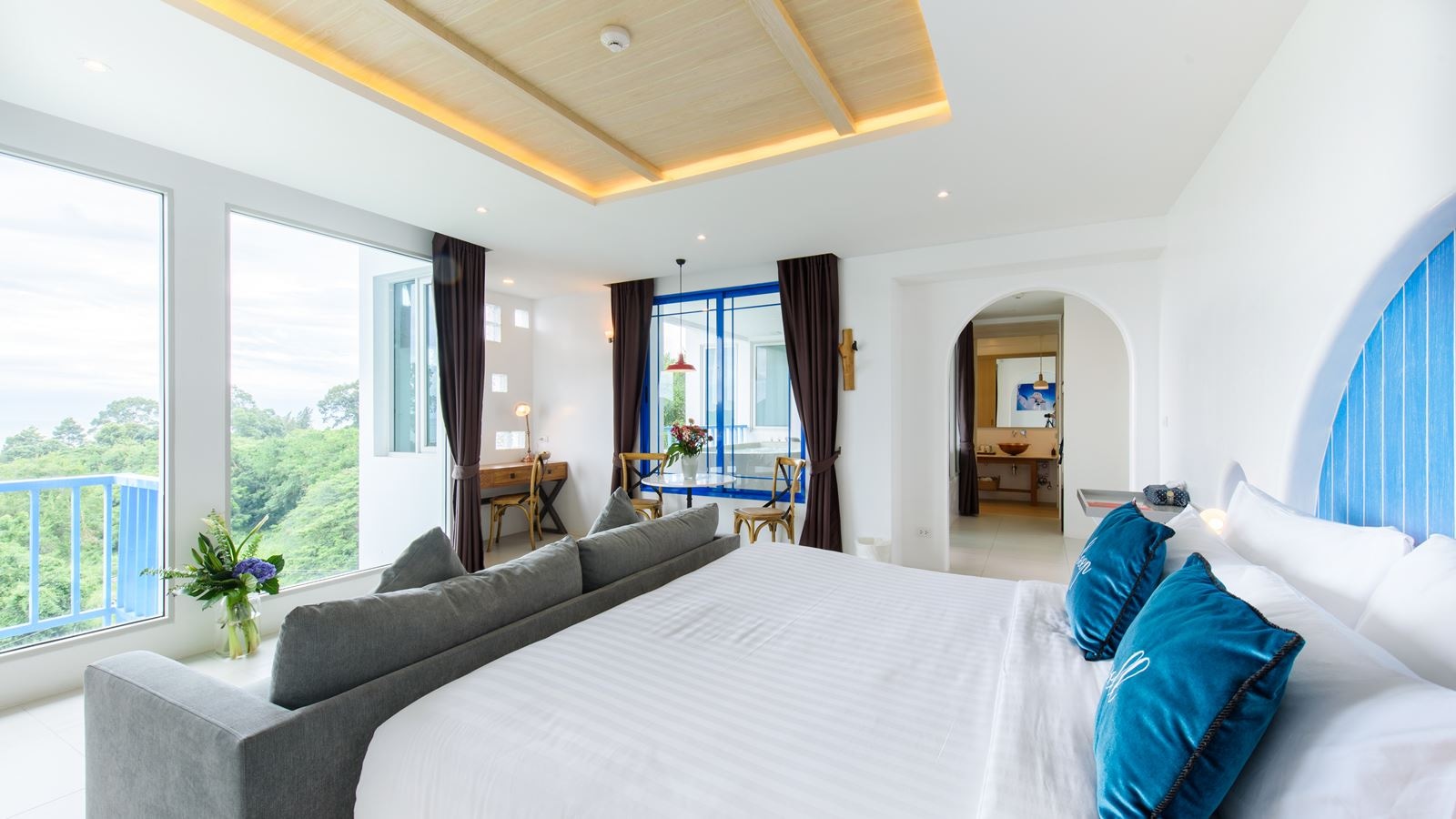 rooms-deluxe-ocean-view-jacuzzi