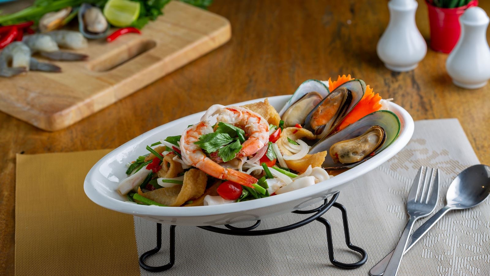 restaurants-fira-restaurant