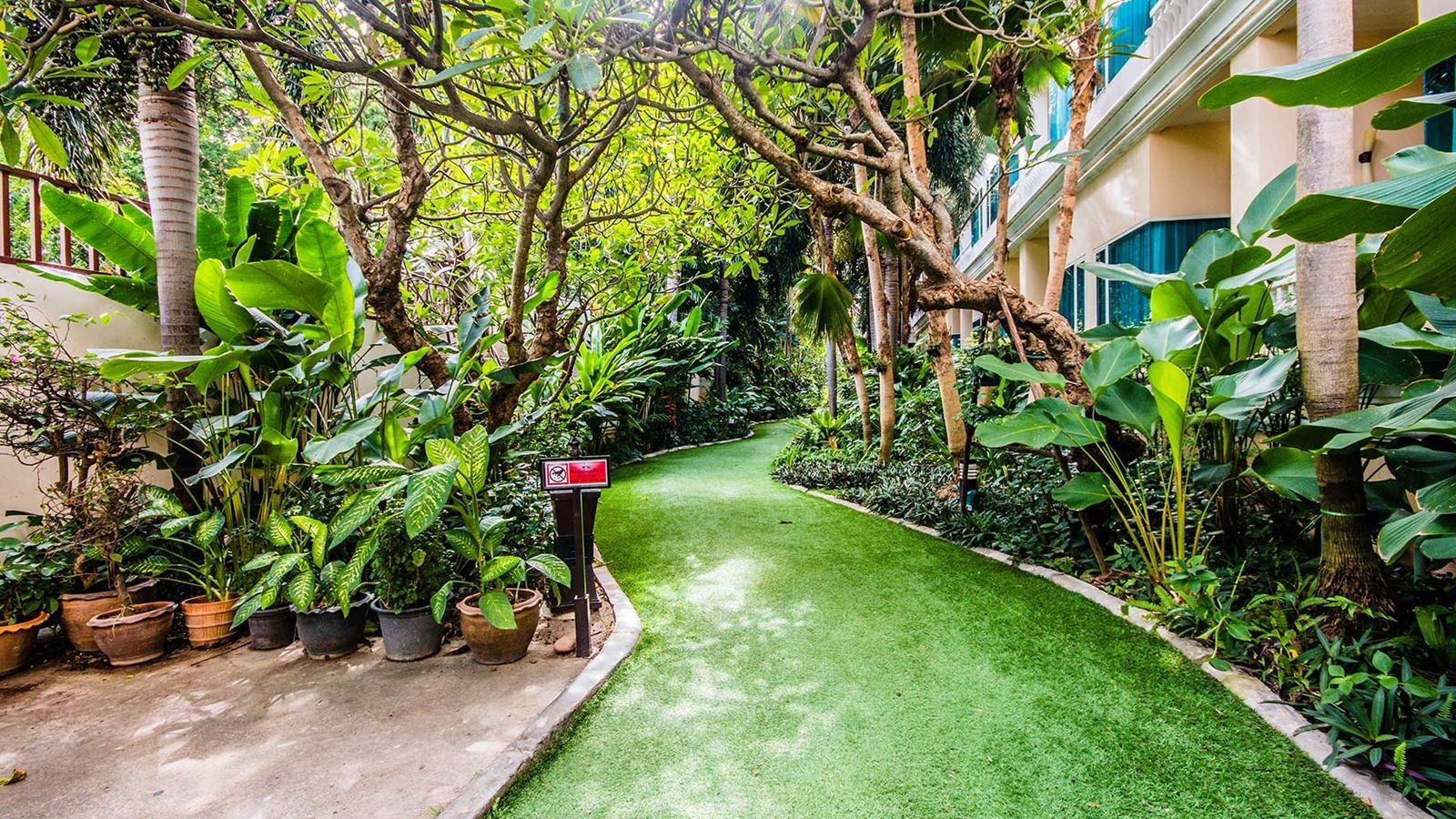 rooms-deluxe-garden-view