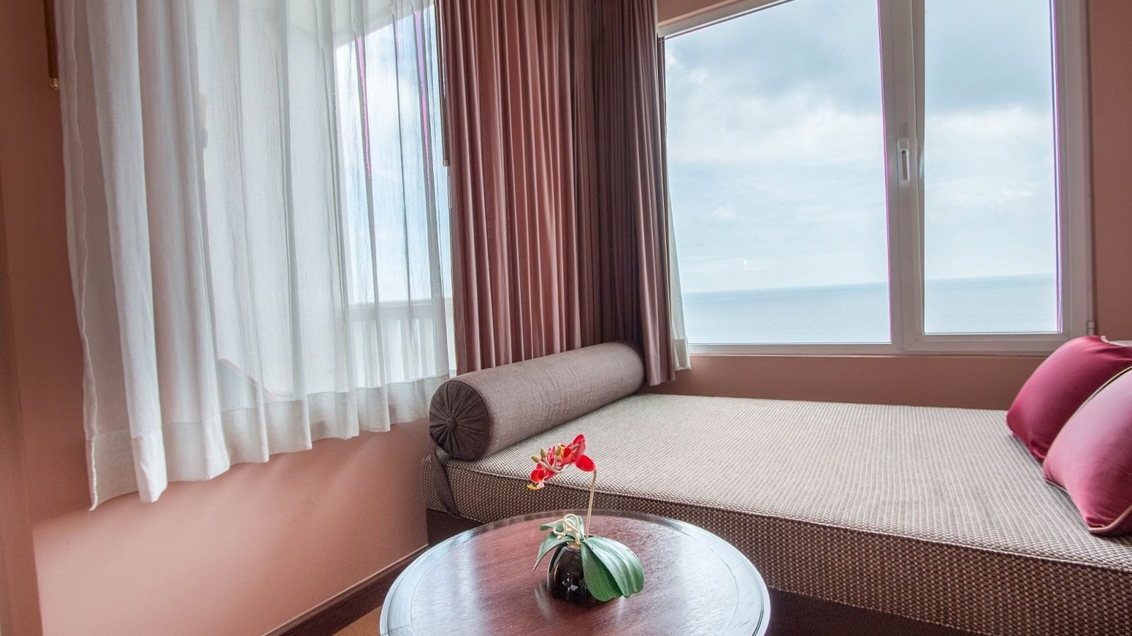 rooms-deluxe-sea-view