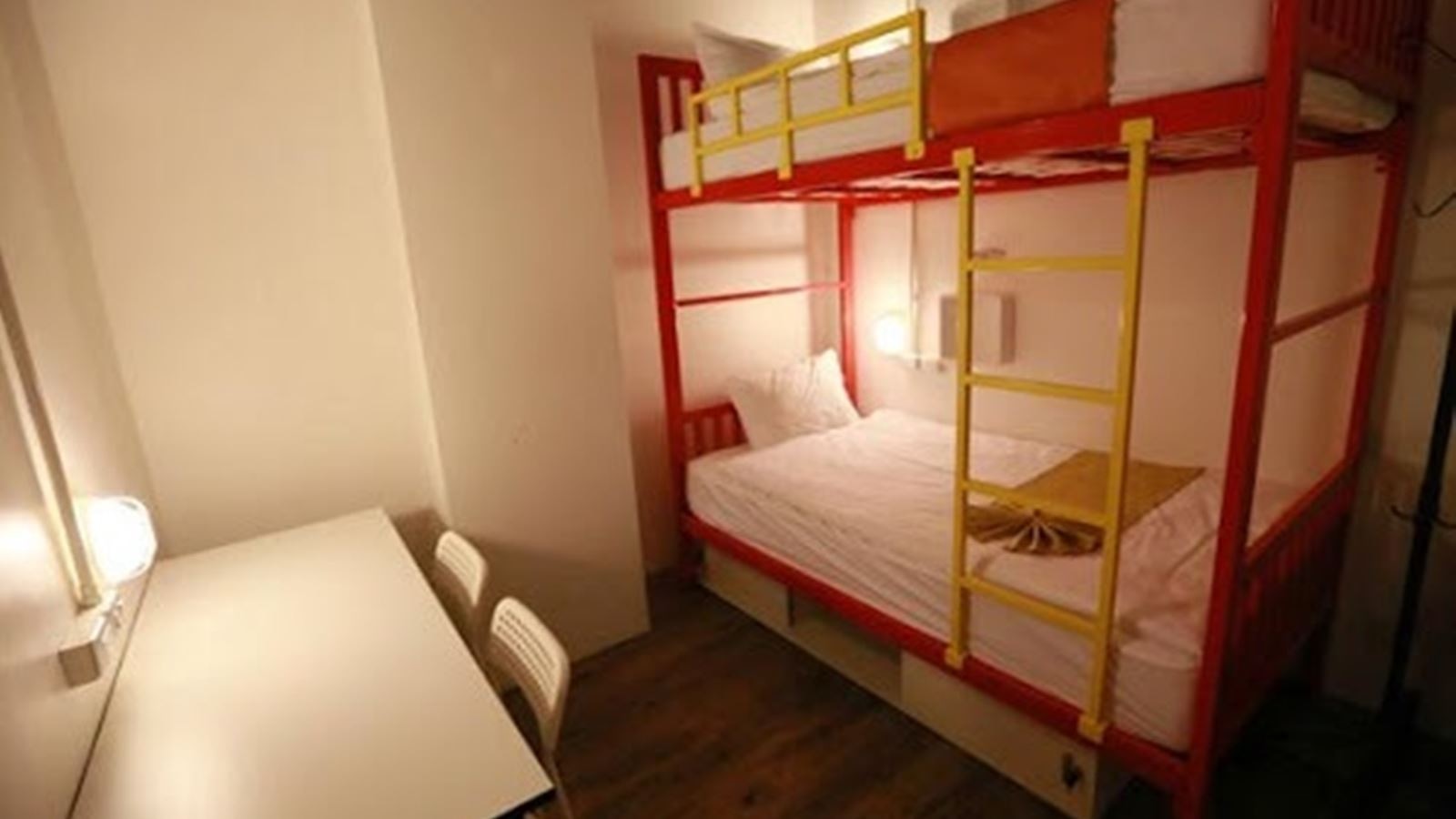 rooms-share-dorm-mix