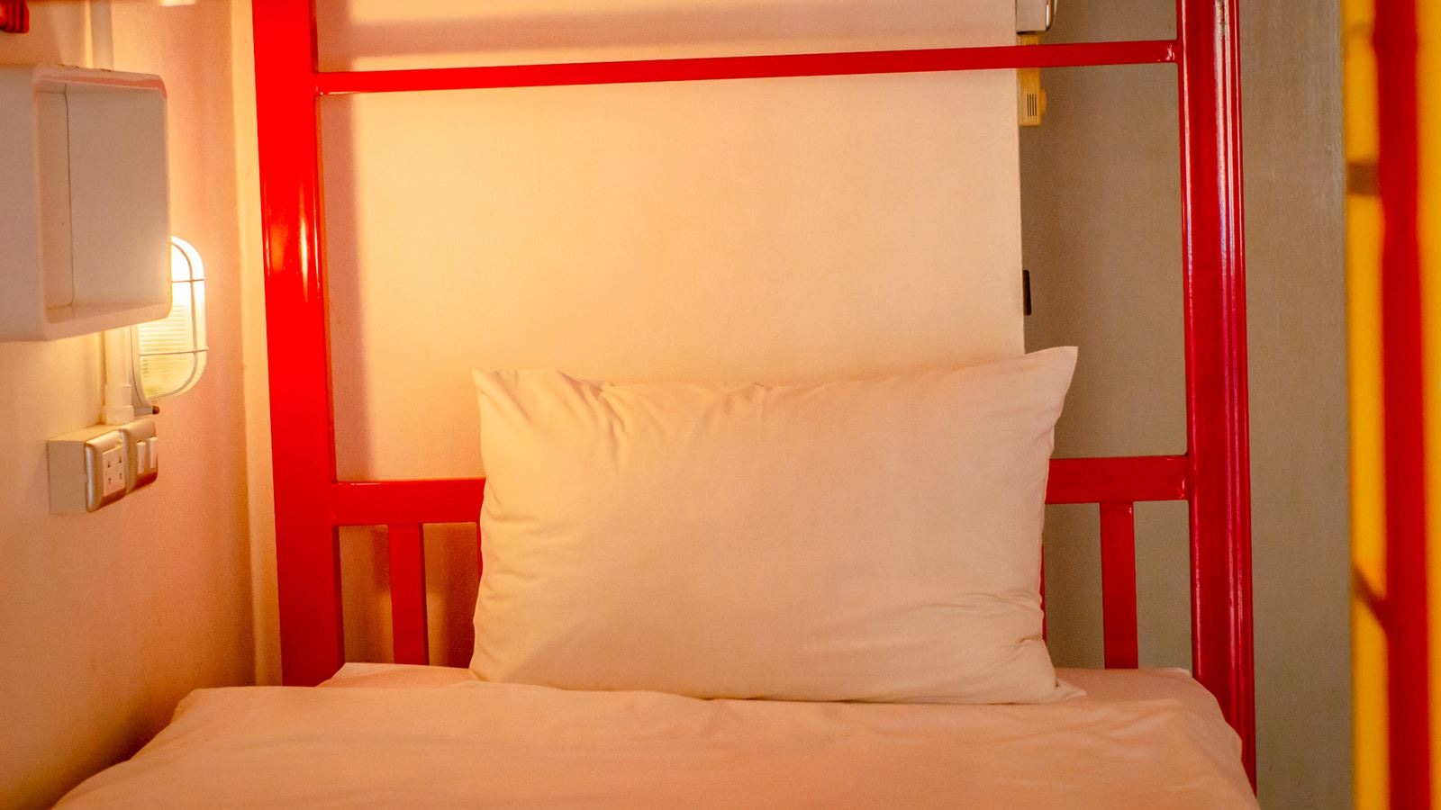 rooms-share-dorm-mix