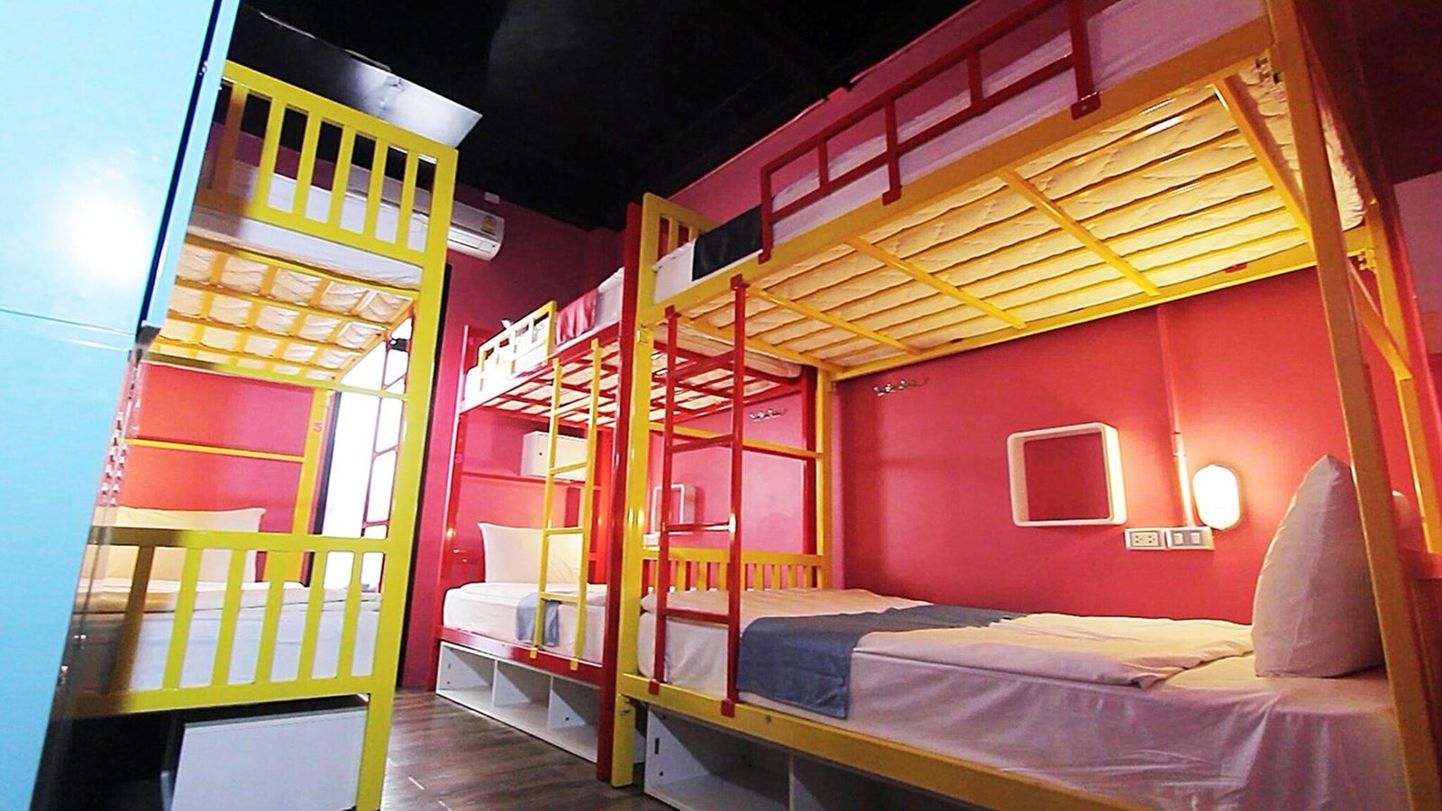 rooms-share-dorm-lady