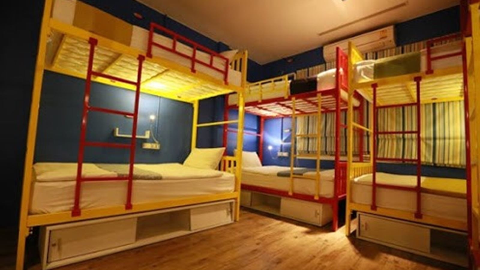 rooms-share-dorm-lady