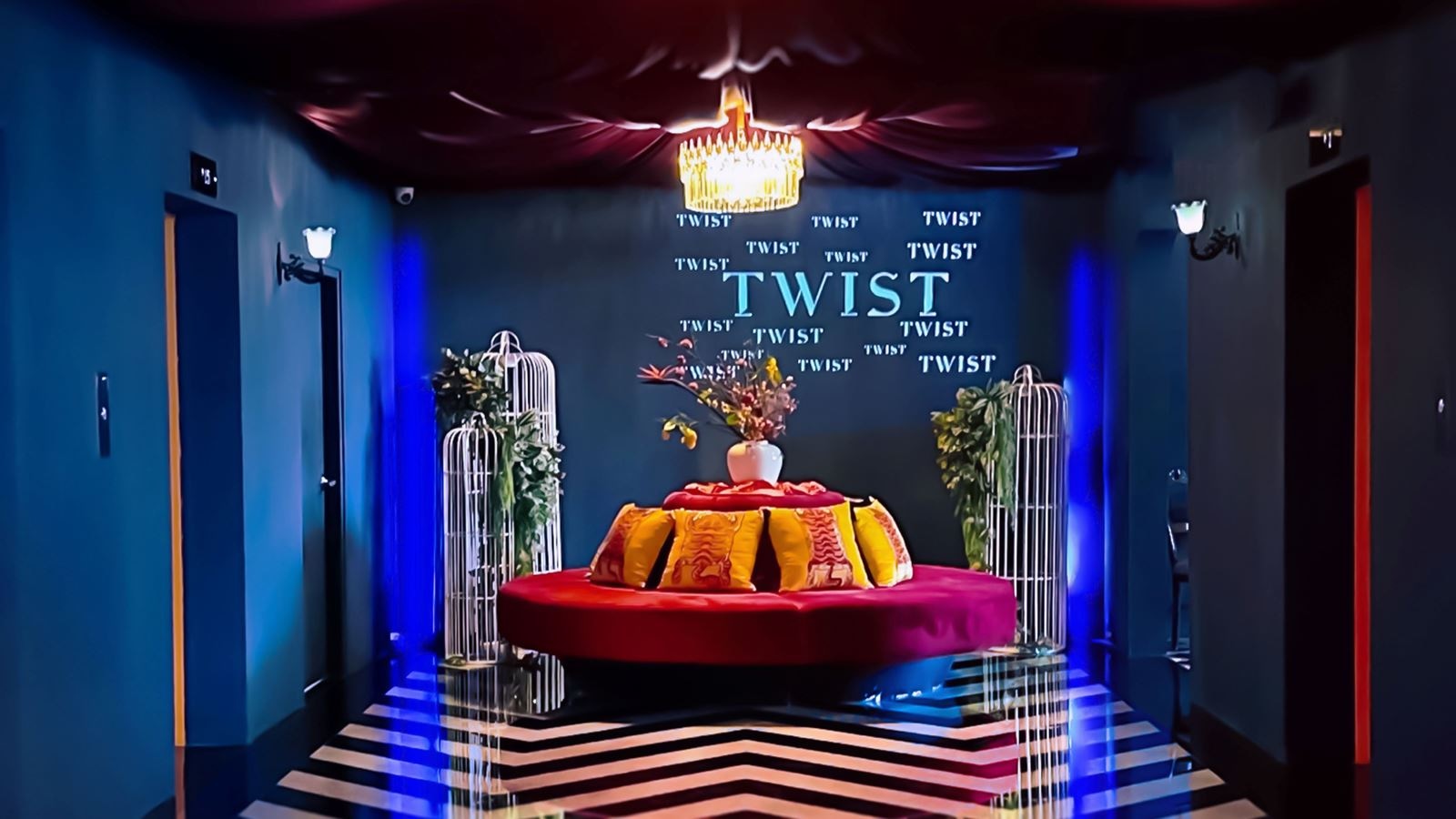 restaurants-twist-rooftop-restaurant--bar