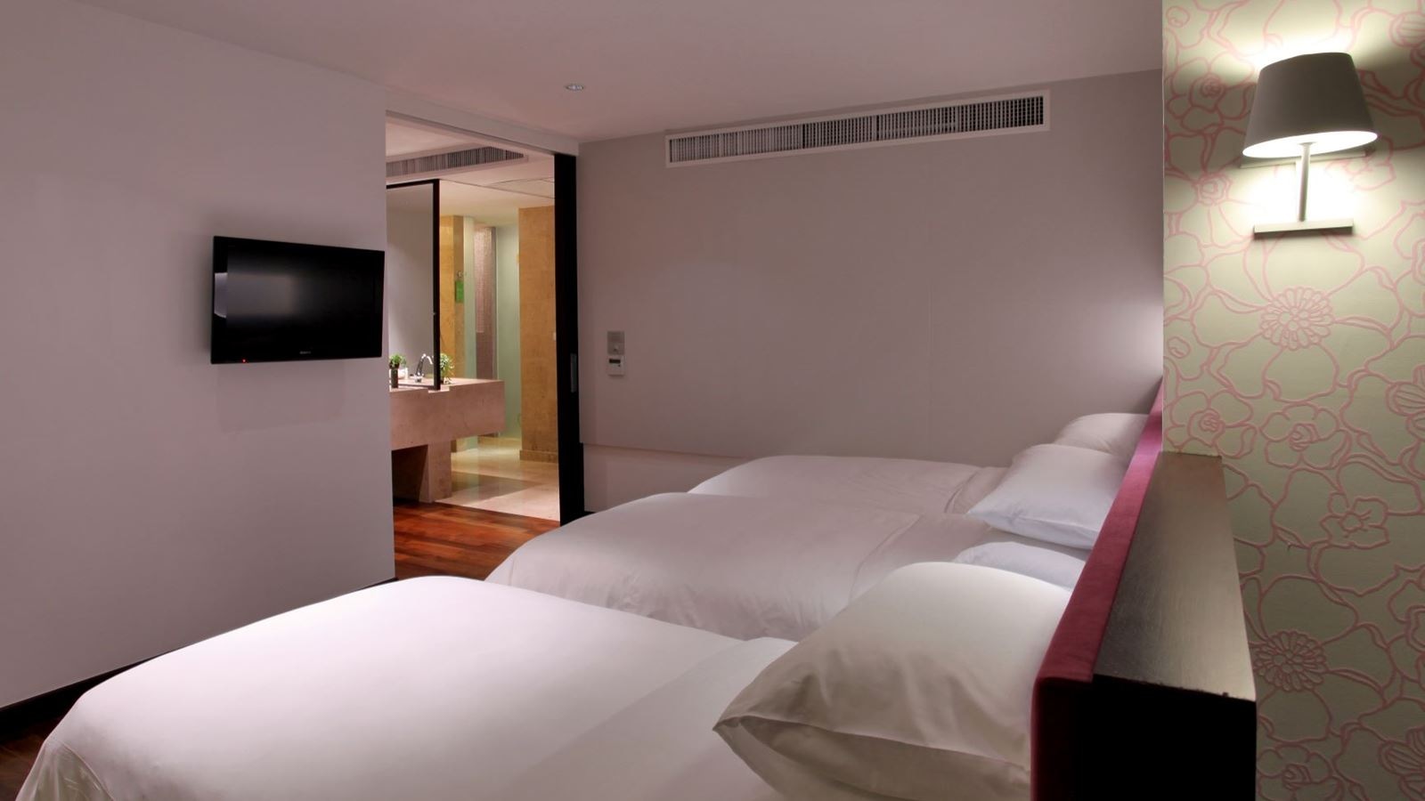 rooms-triple-luxe-suite