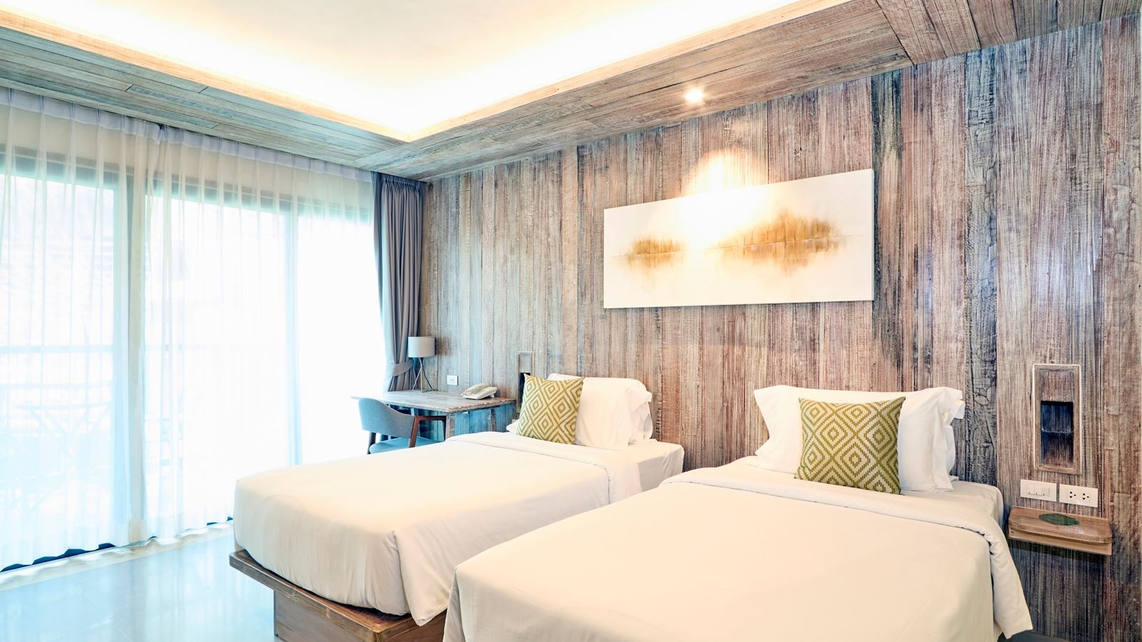 rooms-2-bedroom-suite-garden-view