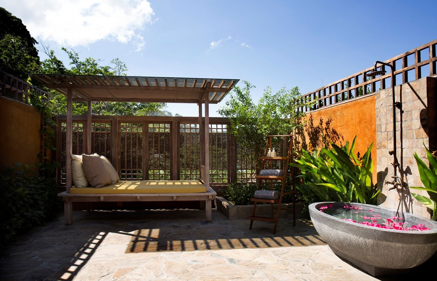 rooms-penthouse-with-terrace