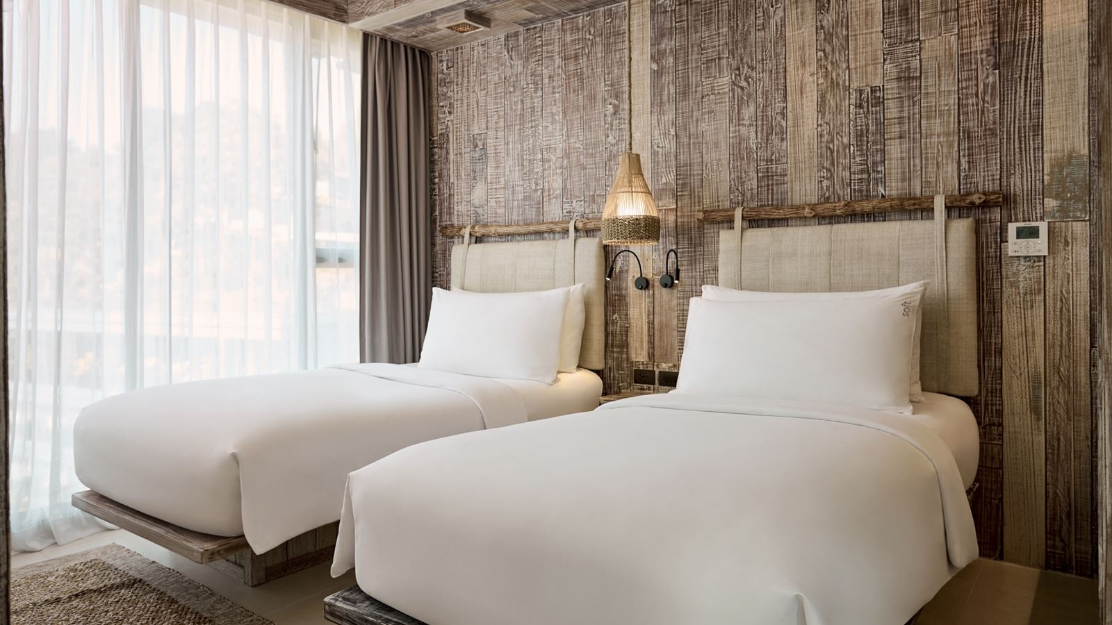 rooms-2-bedroooms-corner-suite