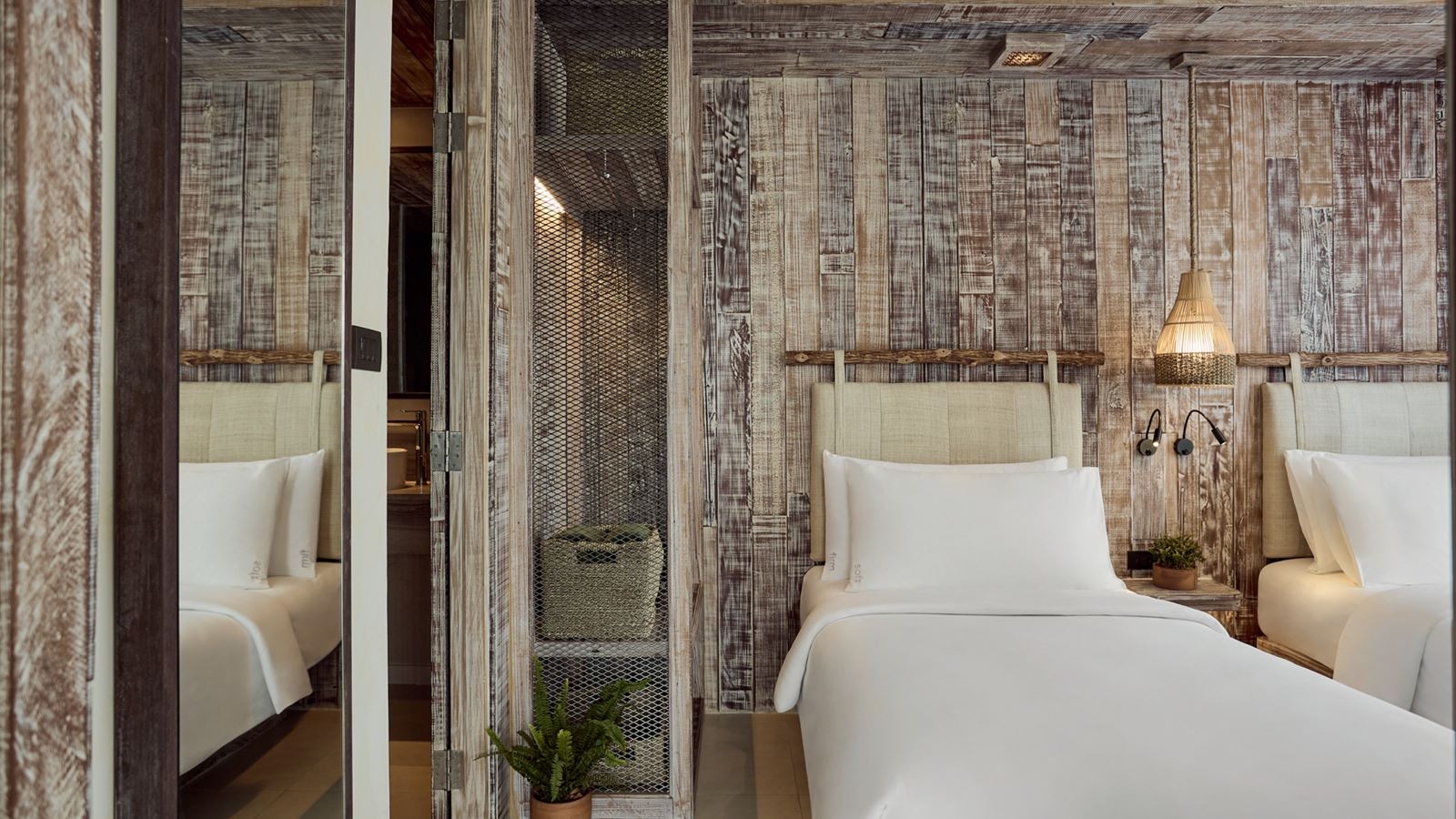 rooms-2-bedroooms-corner-suite