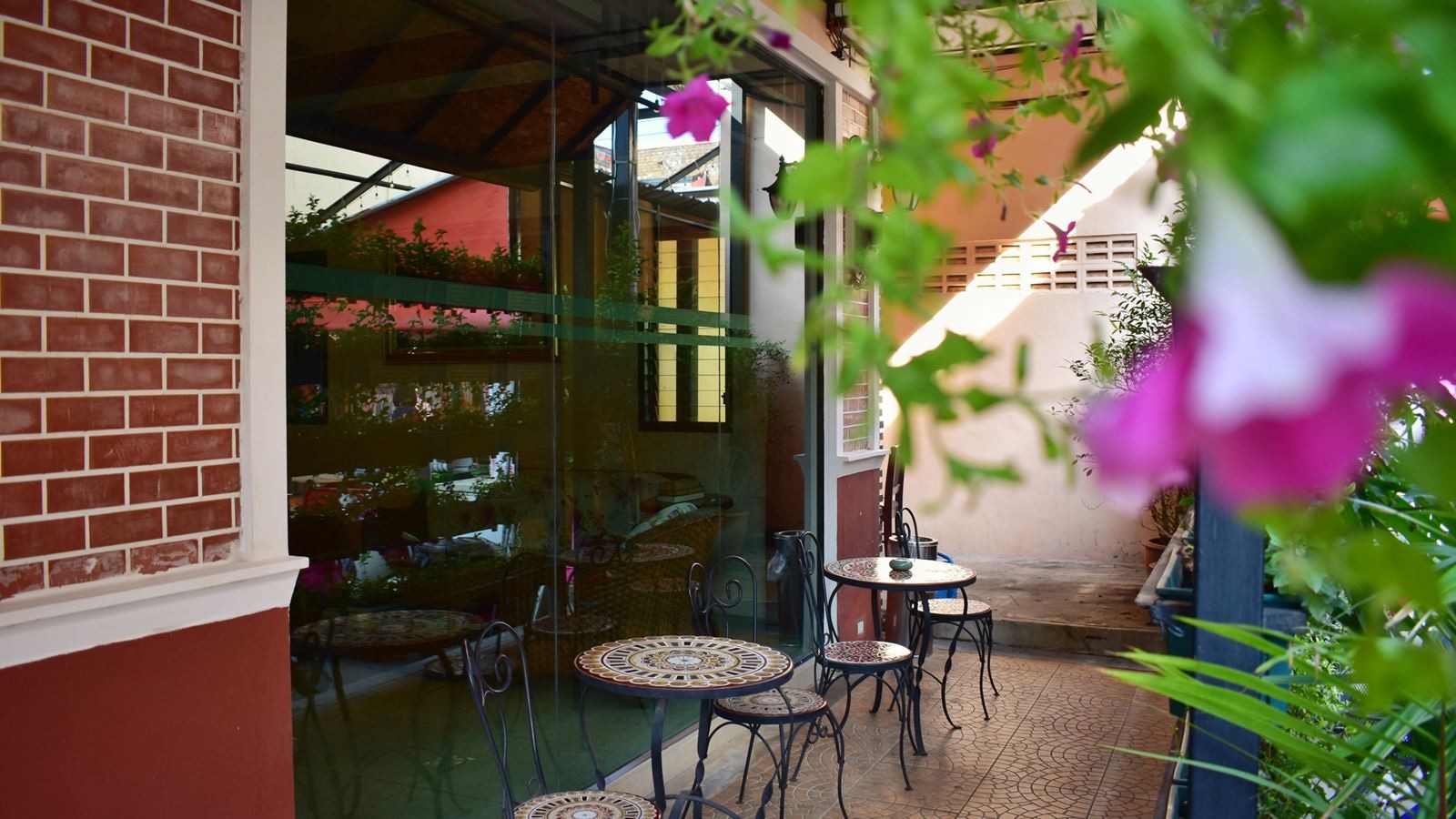 restaurants-outdoor-inn-restaurant