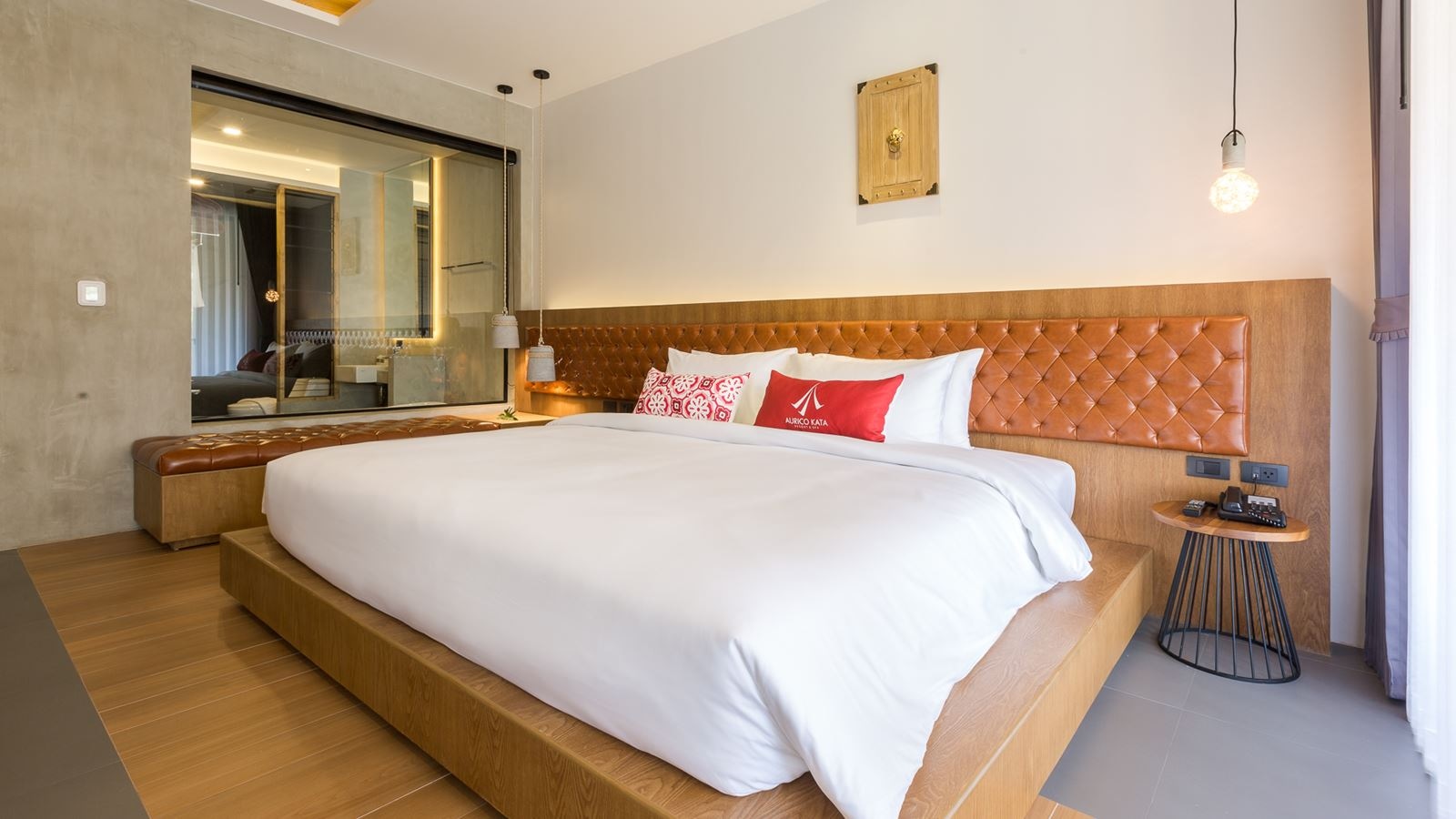 rooms-aurico-superior-over-the-pool