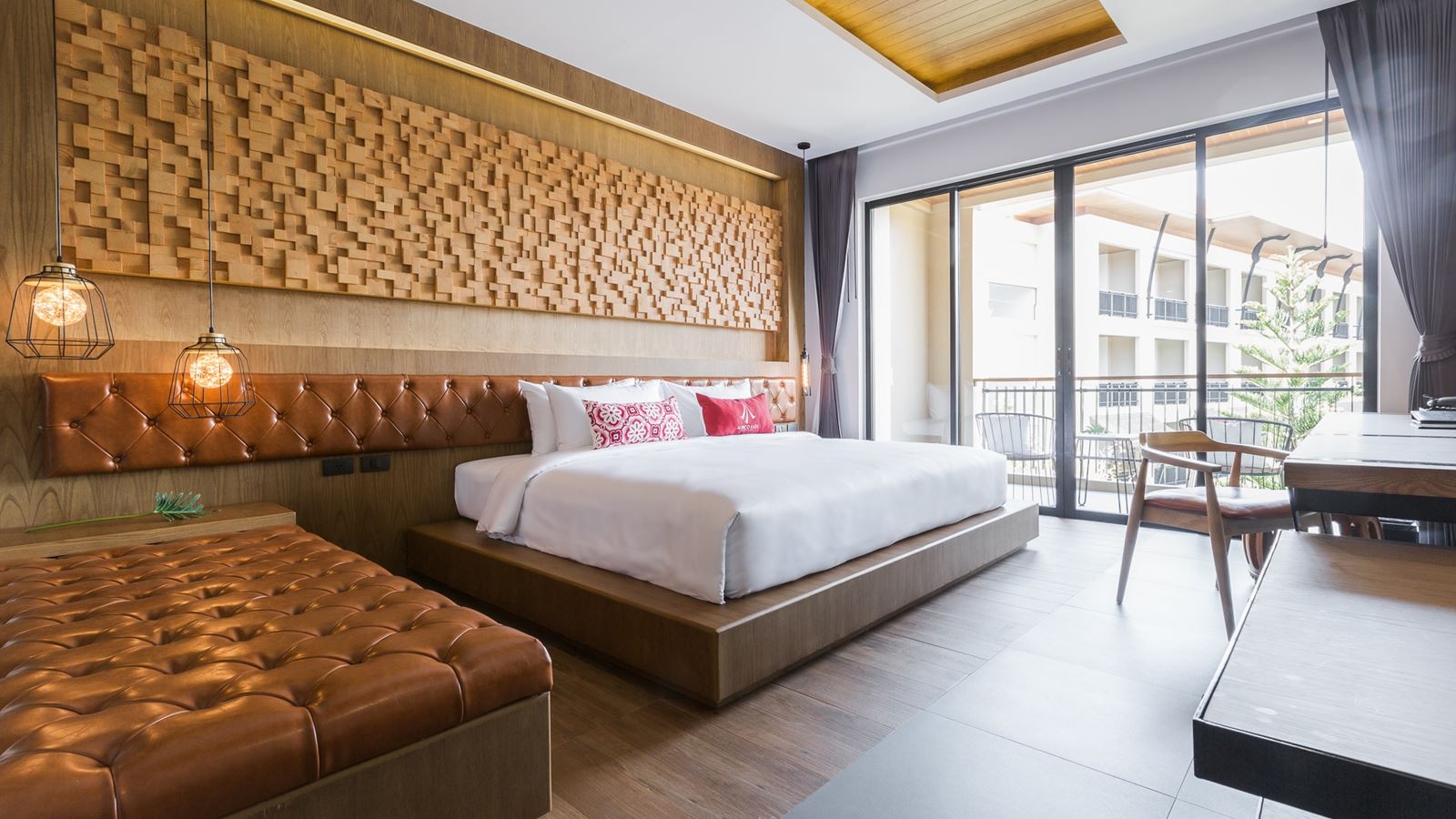 rooms-aurico-deluxe-over-the-pool