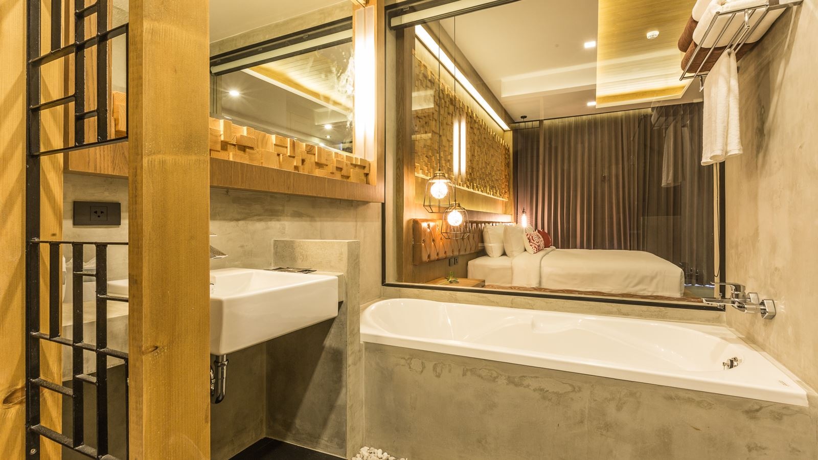 rooms-aurico-deluxe-over-the-pool