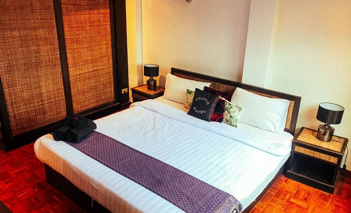 rooms-2-bedroom-pool-deluxe