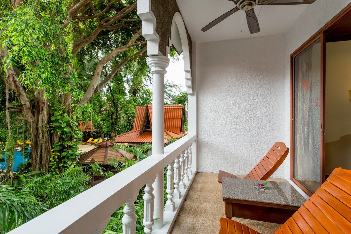 rooms-deluxe-family-room