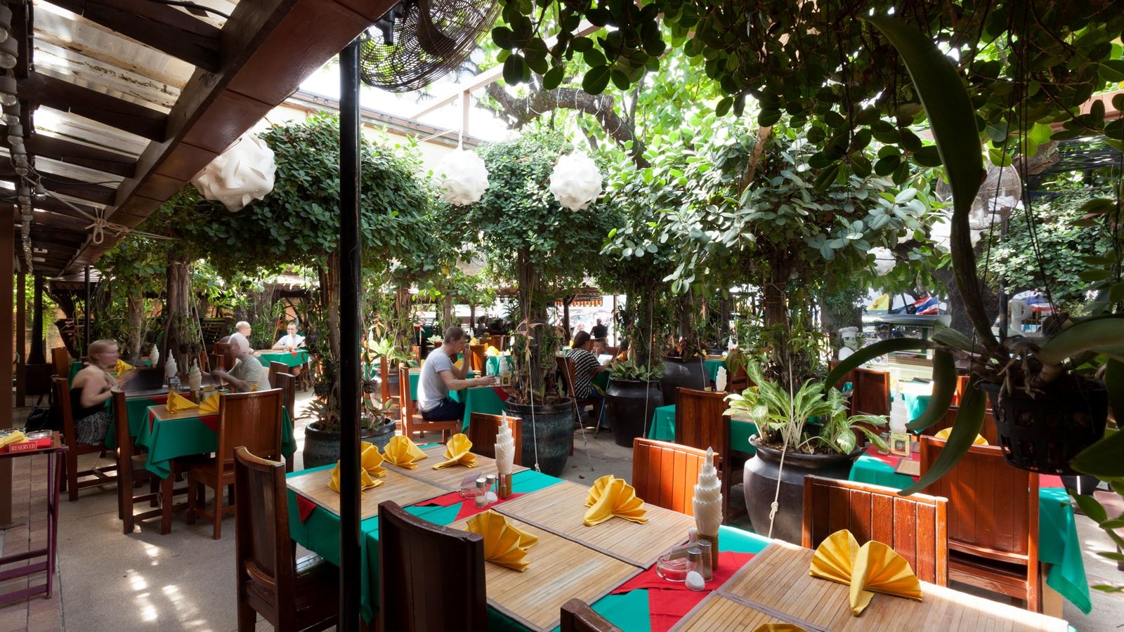 restaurants-tropica-restaurant